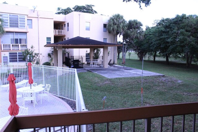 Listing photo 2 for 8400 Lagos De Campo Blvd Unit 210, Tamarac FL 33321