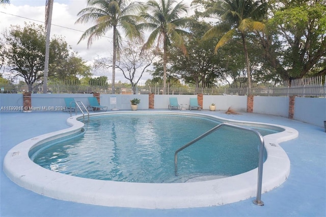 16850 S Glades Dr Unit 3C, North Miami Beach, FL 33162 - view of community pool