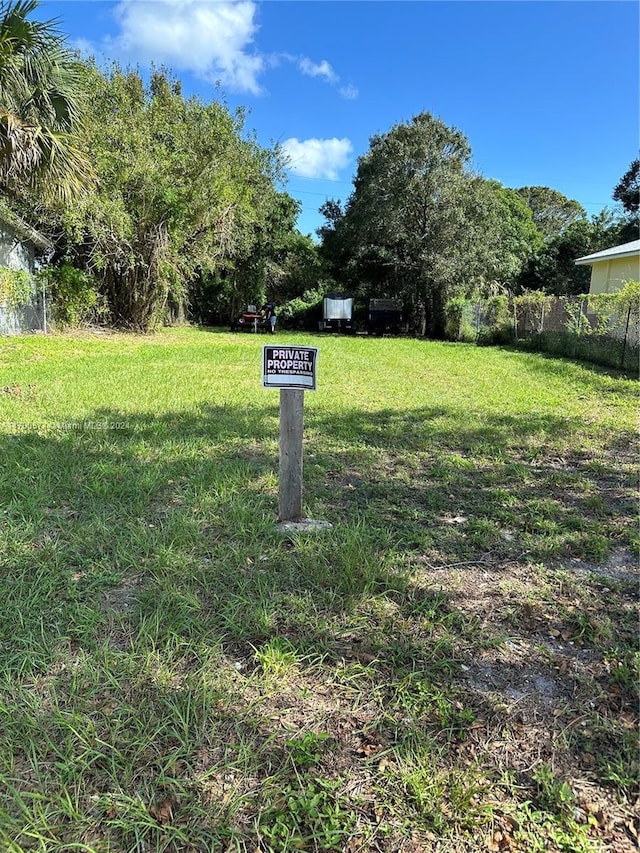 Listing photo 2 for 712 N 22nd St, Fort Pierce FL 34950