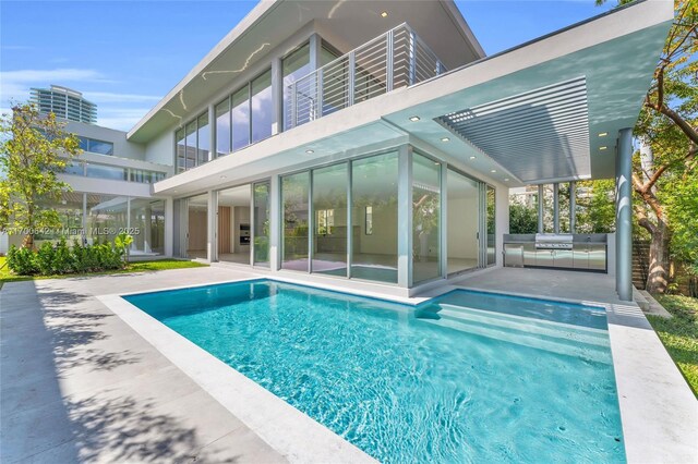 2110 S Miami Ave, Miami, FL 33129 - back of house with stucco siding and a city view