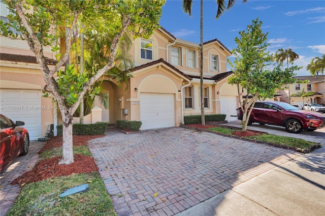 view of front facade with a garage