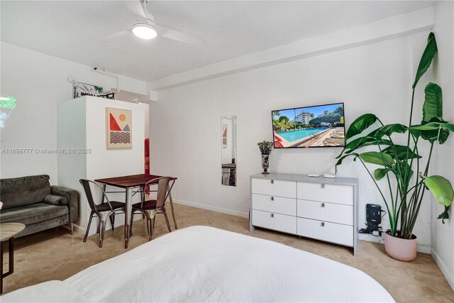 bedroom featuring ceiling fan