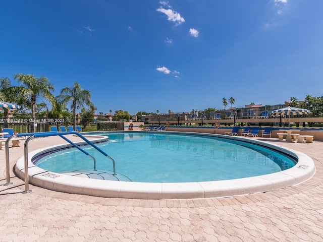 view of swimming pool