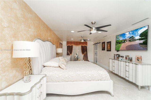 bedroom with ceiling fan