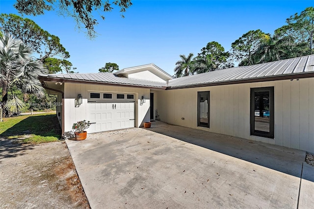 ranch-style home with a garage