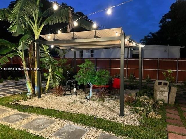 13751 NE 1st Ave, Miami, FL 33161 - view of yard at night