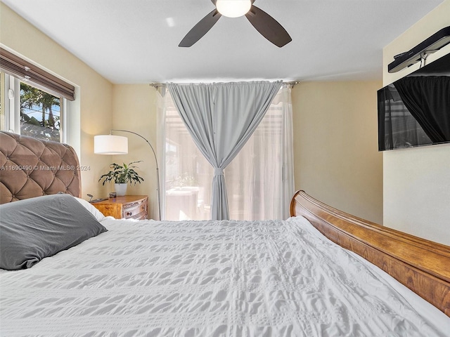 bedroom featuring ceiling fan