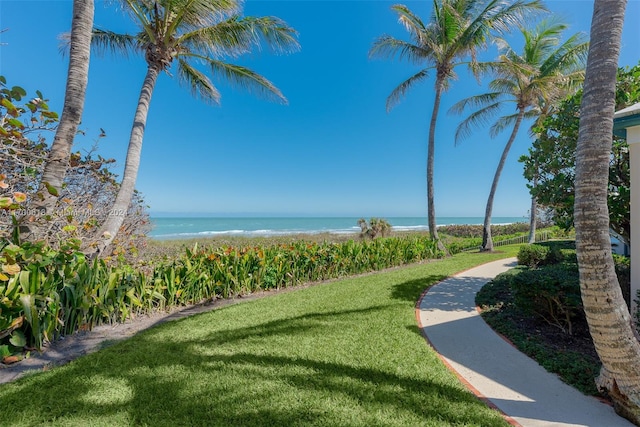 view of yard featuring a water view