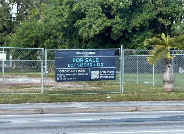 Listing photo 3 for 2065 NW 54th St, Miami FL 33142