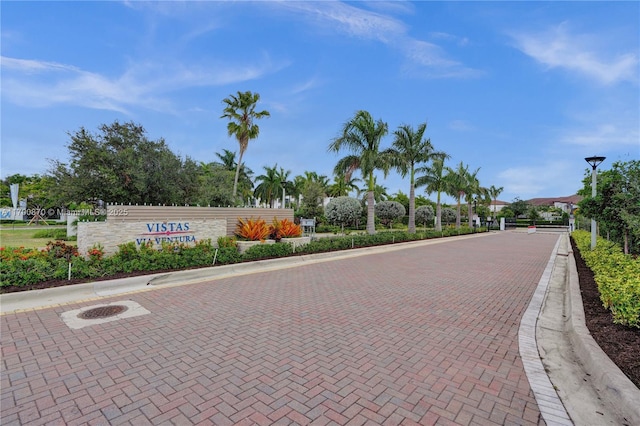 887 NE 211th St Unit 887, Miami, FL 33179 - exterior space