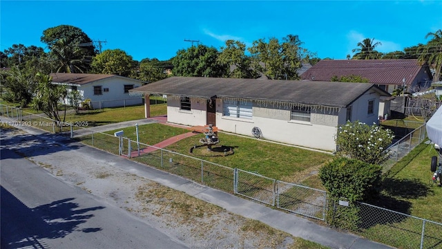 view of front of home with a front lawn