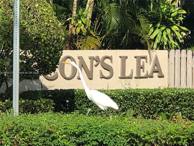 view of community / neighborhood sign