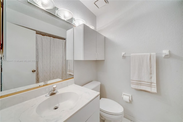 20935 SW 84th Ave Unit 20935, Cutler Bay, FL 33189 - bathroom with toilet, vanity, and curtained shower