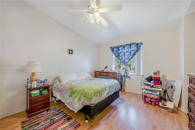 20935 SW 84th Ave Unit 20935, Cutler Bay, FL 33189 - bedroom with lofted ceiling, light wood-style floors, baseboards, and a ceiling fan