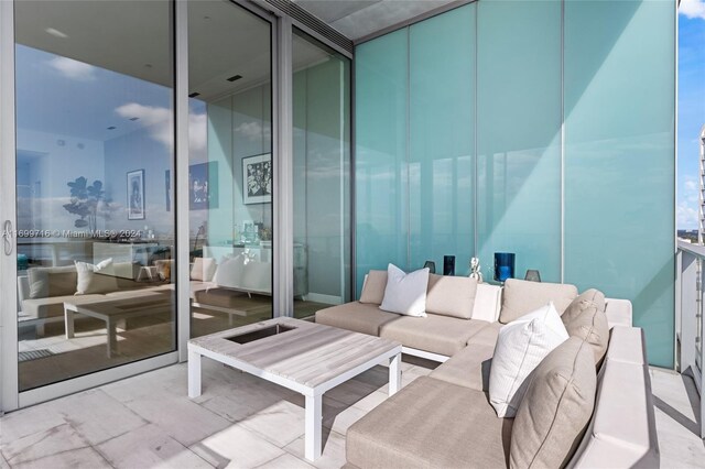2675 S Bayshore Dr Unit 1602S, Miami, FL 33133 - balcony featuring an outdoor living space