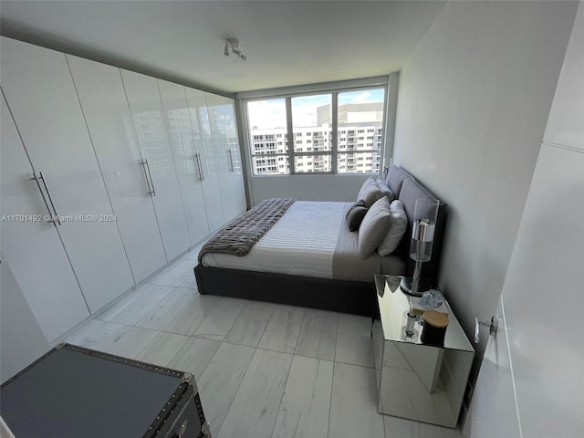 bedroom featuring a closet