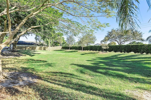 view of yard featuring a water view