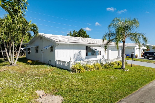 view of front of house with a front yard