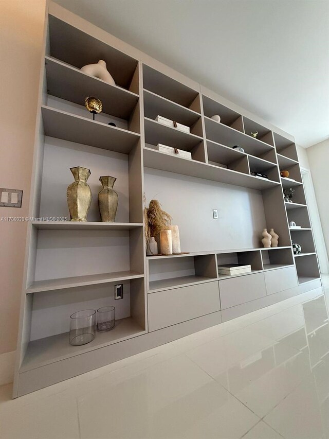 1300 Brickell Bay Dr Unit 604, Miami, FL 33131 - detailed view