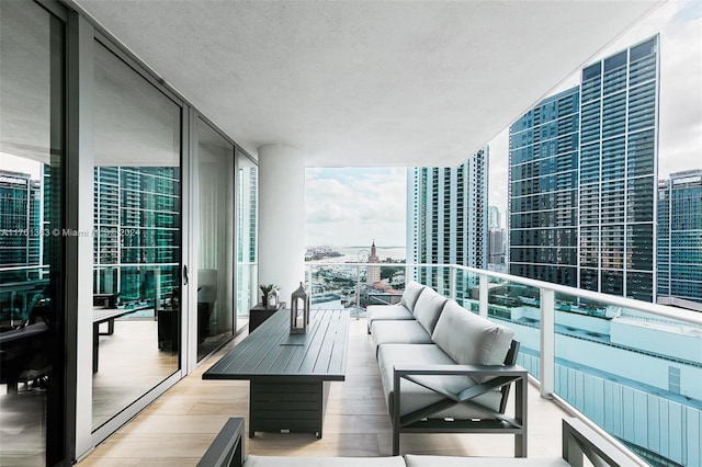 balcony featuring outdoor lounge area