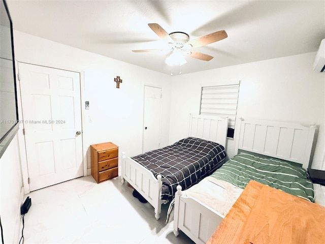 bedroom featuring ceiling fan