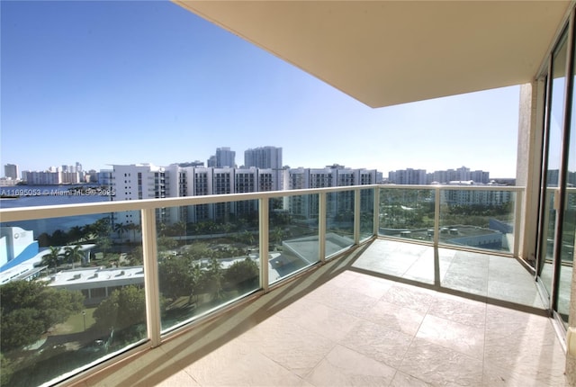3330 NE 190th St Unit 1316, Aventura, FL 33180 - photo 2