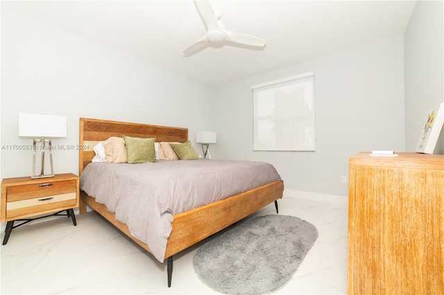 bedroom with ceiling fan