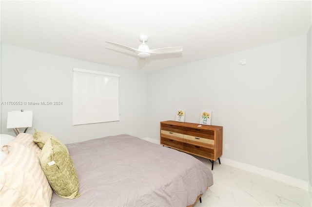 bedroom featuring ceiling fan