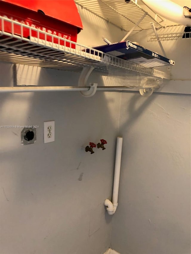 laundry area featuring hookup for an electric dryer and washer hookup