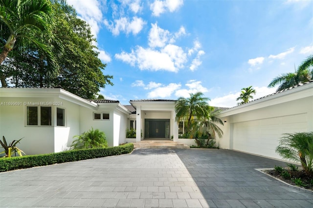 view of front facade with a garage