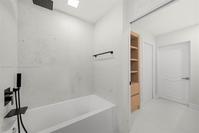 7155 Los Pinos Blvd, Coral Gables, FL 33143 - bathroom featuring a washtub