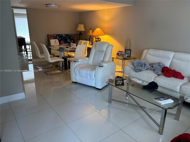 10806 N Kendall Dr Unit P-26, Miami, FL 33176 - living room featuring baseboards and tile patterned floors