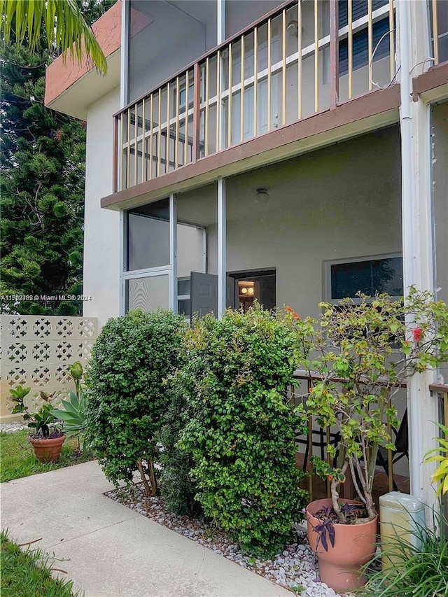 exterior space featuring a balcony