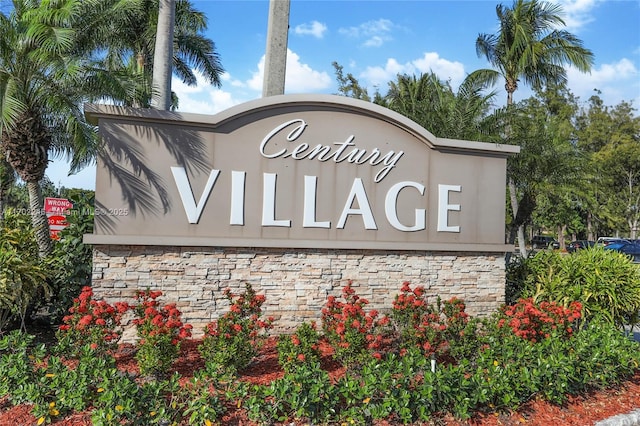 view of community / neighborhood sign