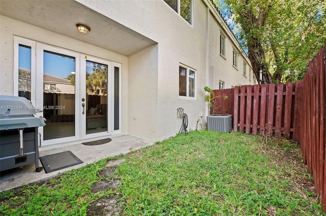 view of yard featuring central AC