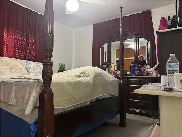 bedroom featuring ceiling fan