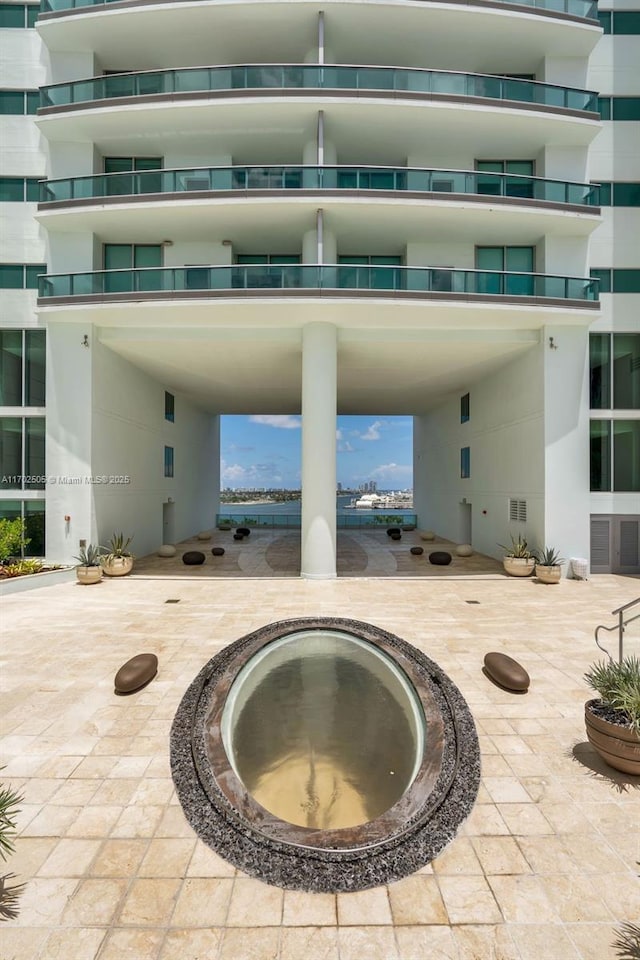900 Biscayne Blvd Unit 5208, Miami, FL 33132 - view of patio / terrace
