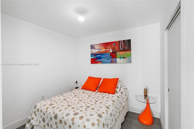 bedroom featuring a closet