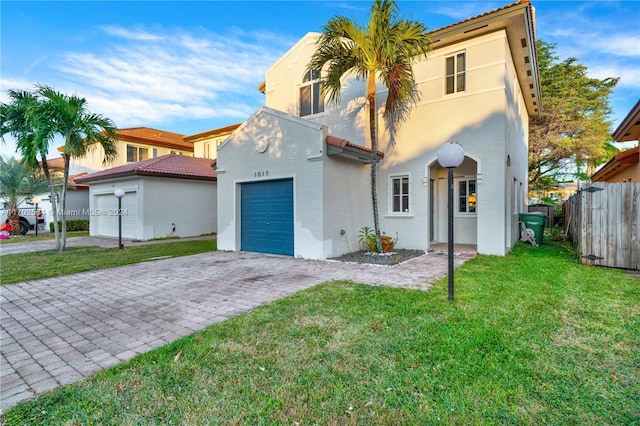 view of front of house featuring a front lawn