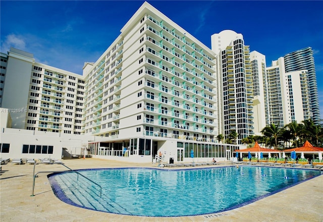 19201 Collins Ave Unit 726, Sunny Isles Beach, FL 33160 - view of community pool