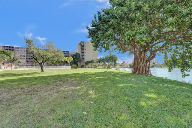 view of yard featuring a water view