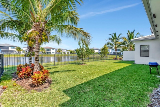 view of yard featuring a water view