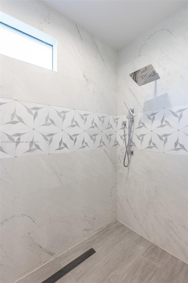 1410 Shadow Meadow Ln, Deland, FL 32724 - bathroom with tiled shower