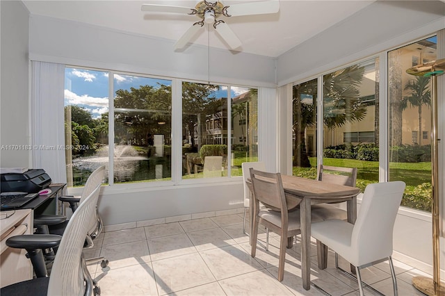 sunroom / solarium with ceiling fan