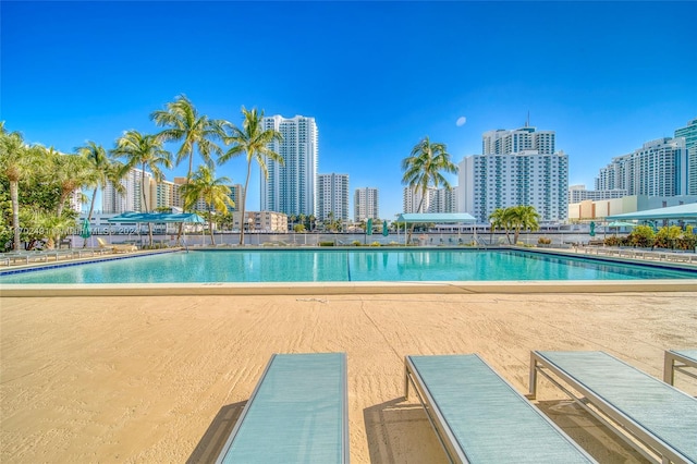 view of swimming pool