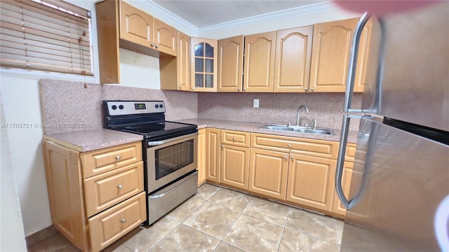 kitchen featuring tasteful backsplash, stainless steel appliances, crown molding, sink, and light tile patterned floors