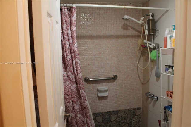 677 SW 9th Ave Unit 103, Miami, FL 33130 - view of bathroom