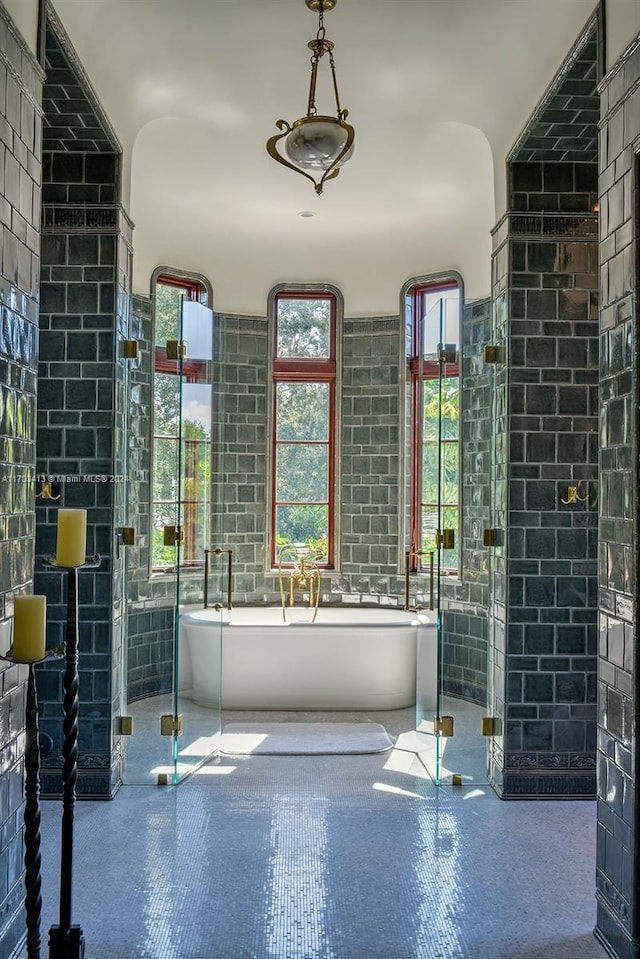 bathroom featuring a bathing tub