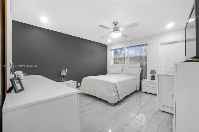 bedroom with ceiling fan