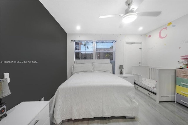 bedroom with ceiling fan